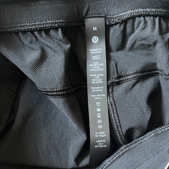 Lululemon Athletica Black Women’s Athletic Shorts with Shopping Bag - Picture 4 of 5
